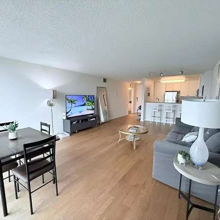 Oceanfront Bliss, Beach & Marina Views, Roomy 1Br
